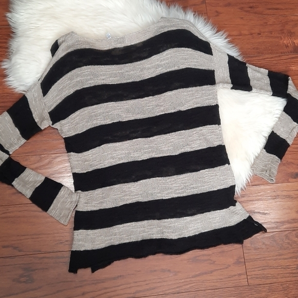 525 America Scoopneck RawEdge Sweater - Picture 4 of 8